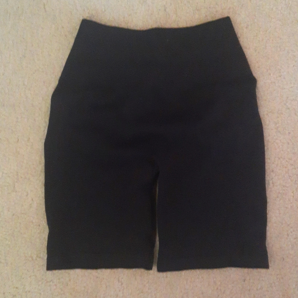 Alphalete Amplify Biker Short
